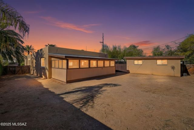 105 S Irving Avenue, Tucson, AZ 85711