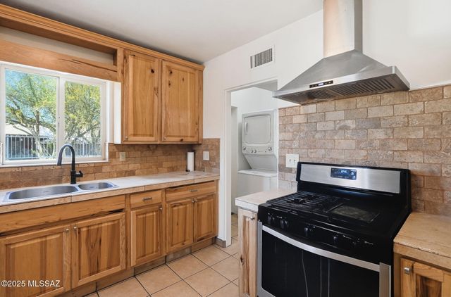 105 S Irving Avenue, Tucson, AZ 85711