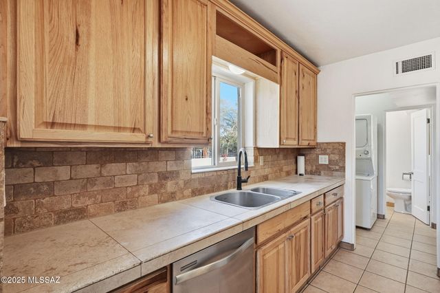 105 S Irving Avenue, Tucson, AZ 85711