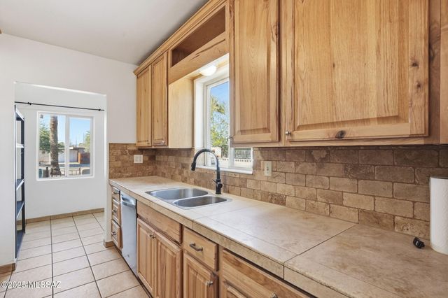 105 S Irving Avenue, Tucson, AZ 85711