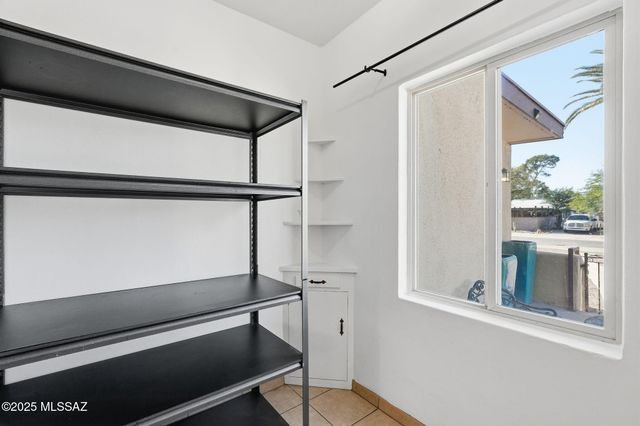 105 S Irving Avenue, Tucson, AZ 85711