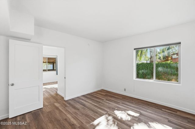 105 S Irving Avenue, Tucson, AZ 85711