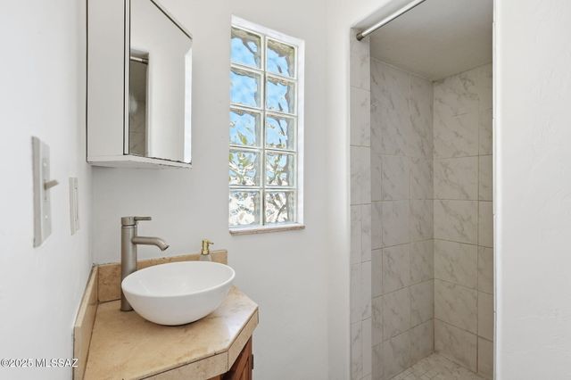 105 S Irving Avenue, Tucson, AZ 85711