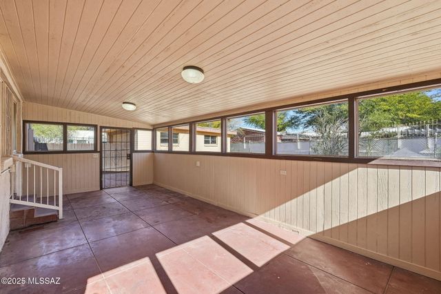 105 S Irving Avenue, Tucson, AZ 85711