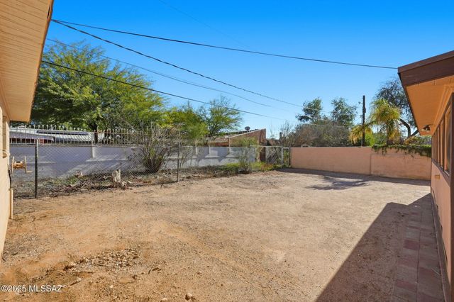 105 S Irving Avenue, Tucson, AZ 85711