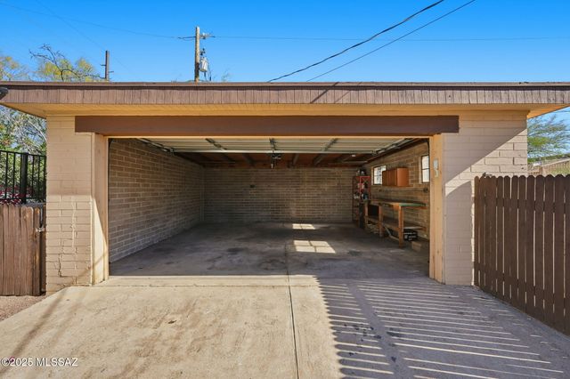 105 S Irving Avenue, Tucson, AZ 85711