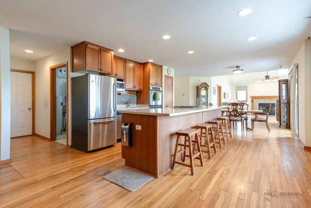 4226 N Riverdale Drive, Mchenry, IL 60051
