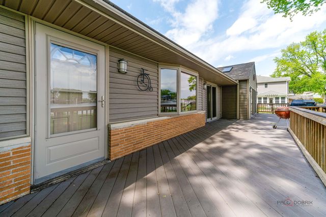 4226 N Riverdale Drive, Mchenry, IL 60051