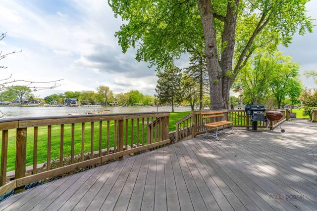 4226 N Riverdale Drive, Mchenry, IL 60051
