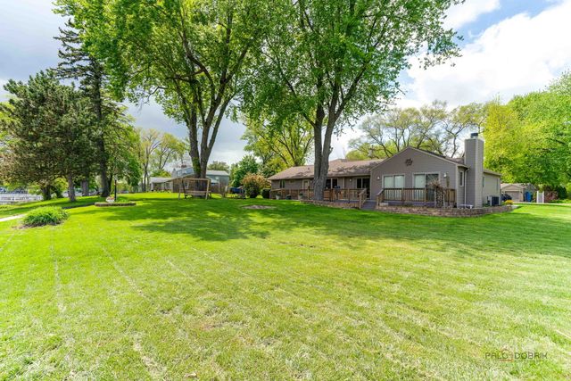 4226 N Riverdale Drive, Mchenry, IL 60051