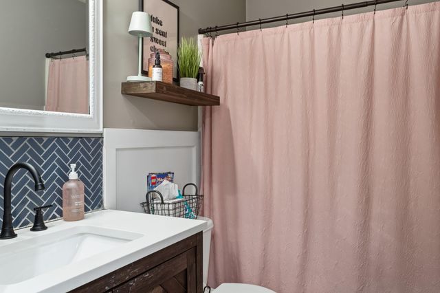 408 W Pine Street, Willard, MO 65781