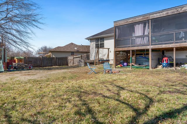 408 W Pine Street, Willard, MO 65781