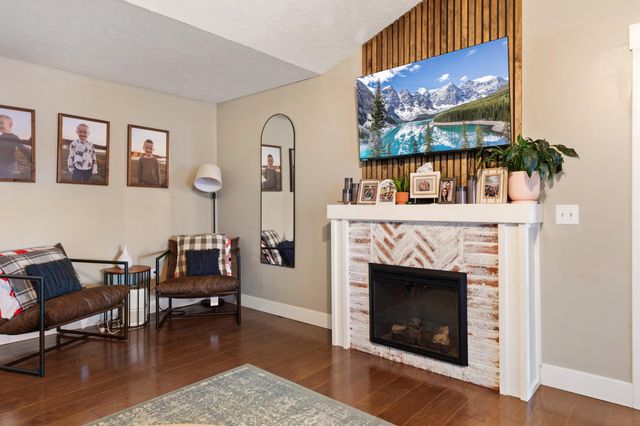 408 W Pine Street, Willard, MO 65781