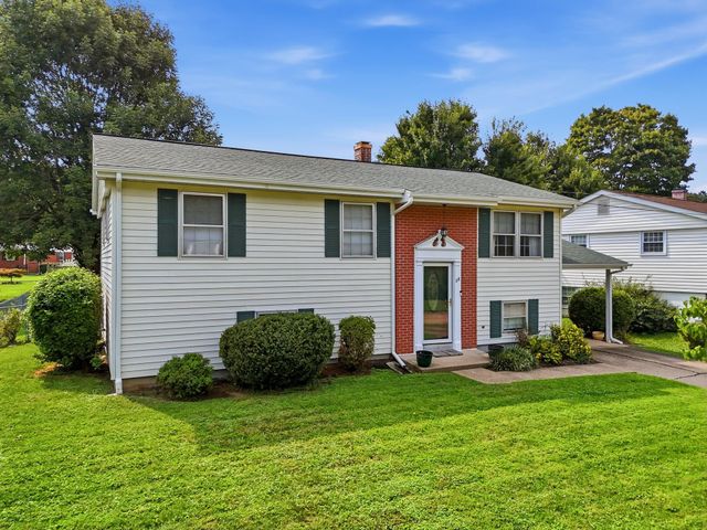 28 Nedra Drive, Barboursville, WV 25504