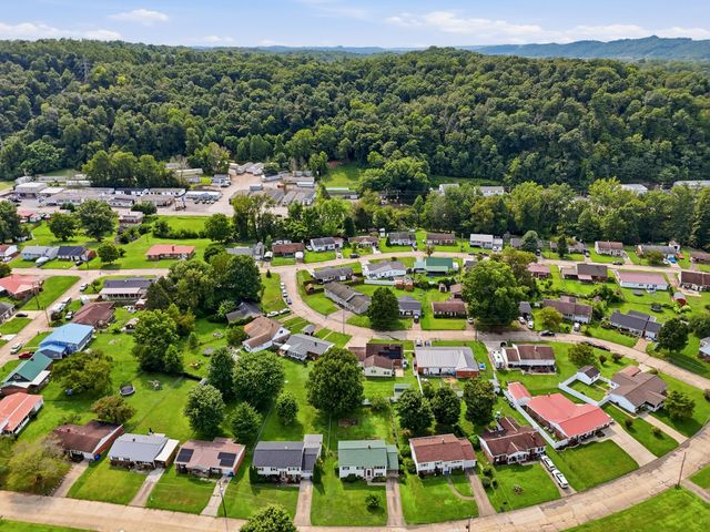 28 Nedra Drive, Barboursville, WV 25504