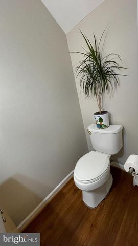 6002 RABBIT HILL CT, Centreville, VA 20121