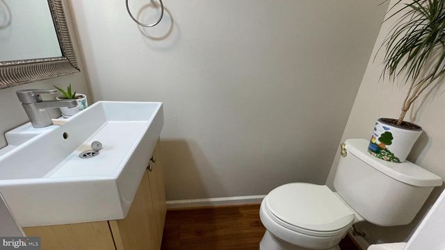 6002 RABBIT HILL CT, Centreville, VA 20121