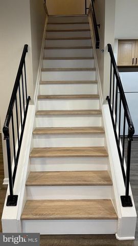 6002 RABBIT HILL CT, Centreville, VA 20121