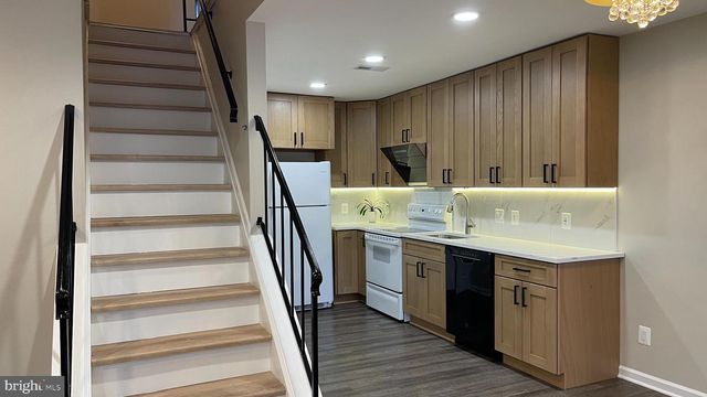 6002 RABBIT HILL CT, Centreville, VA 20121