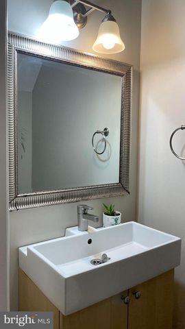 6002 RABBIT HILL CT, Centreville, VA 20121