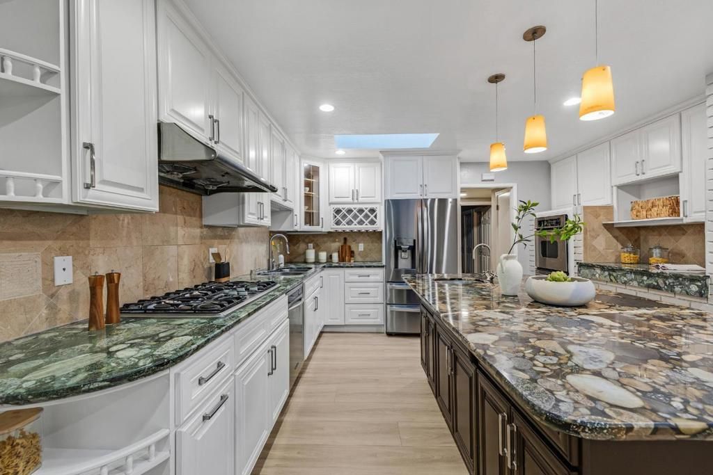 22562 Alcalde Road, Cupertino, CA 95014
