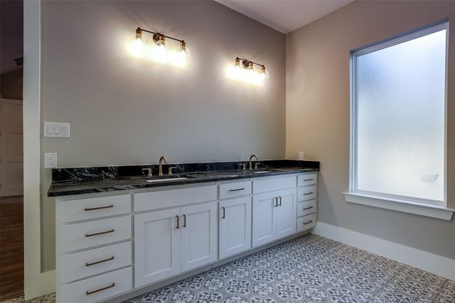 4031 Waters Edge Drive, Midlothian, TX 76065