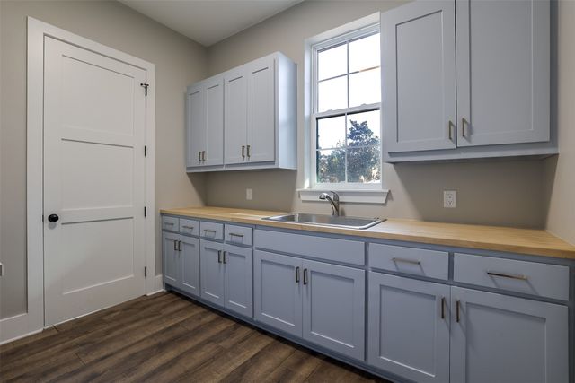 4031 Waters Edge Drive, Midlothian, TX 76065