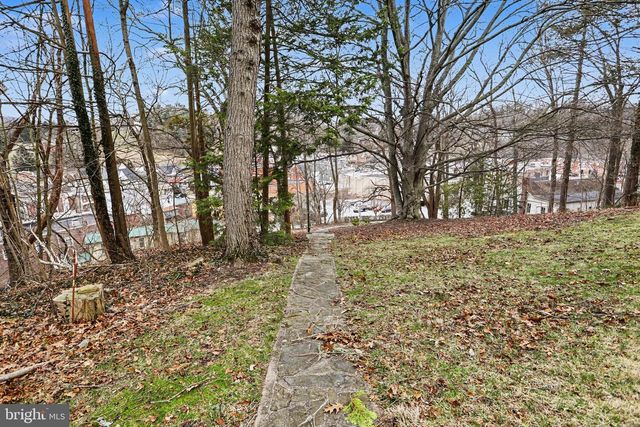 29 HAYWARD HTS, Glen Rock, PA 17327