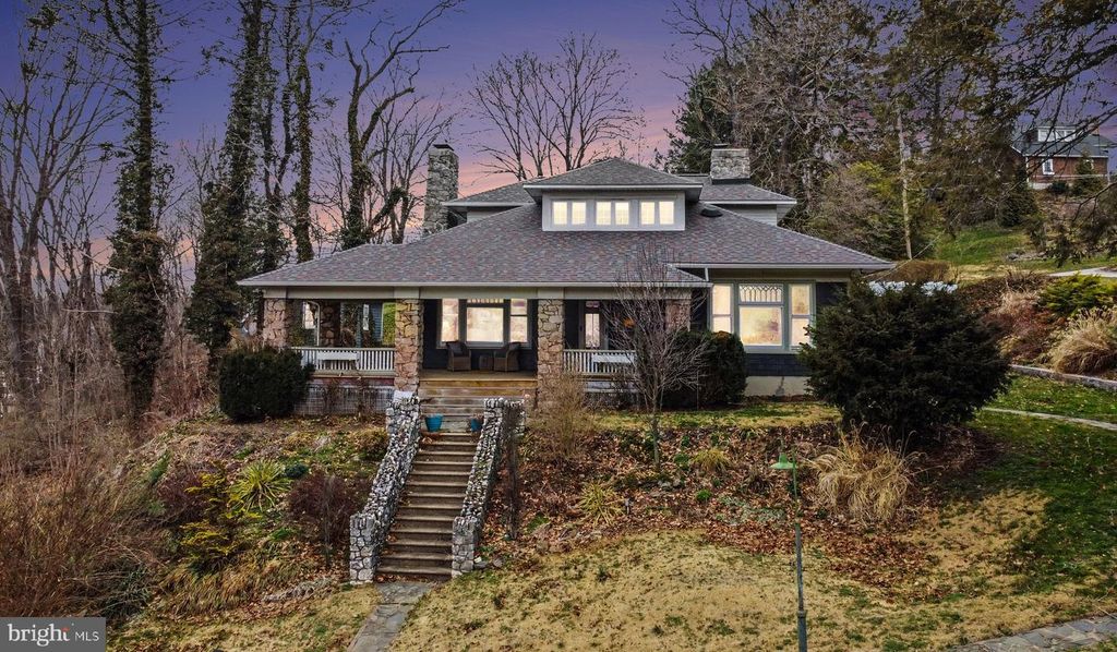 Image 1 of property listing at 29 HAYWARD HTS, Glen Rock, PA 17327