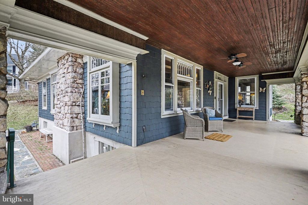 Image 2 of property listing at 29 HAYWARD HTS, Glen Rock, PA 17327