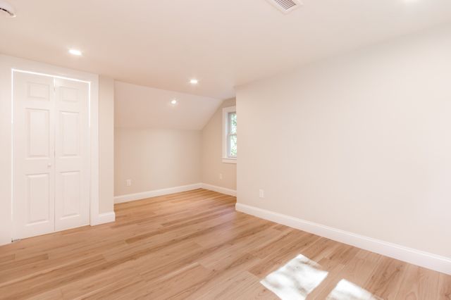 888 Phinneys Ln, Barnstable, MA 02632