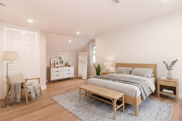 888 Phinneys Ln, Barnstable, MA 02632