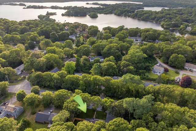 888 Phinneys Ln, Barnstable, MA 02632