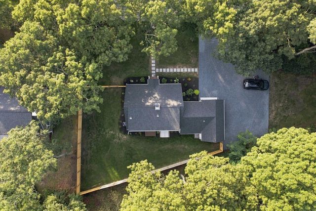 888 Phinneys Ln, Barnstable, MA 02632