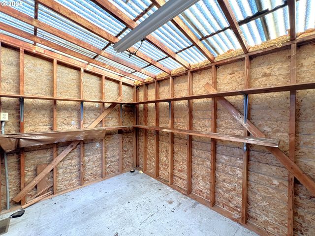 1780 MCPHERSON St, North Bend, OR 97459