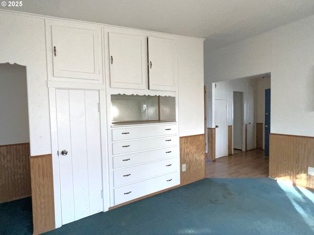 1780 MCPHERSON St, North Bend, OR 97459