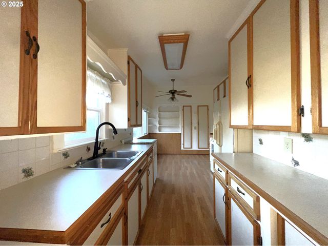 1780 MCPHERSON St, North Bend, OR 97459