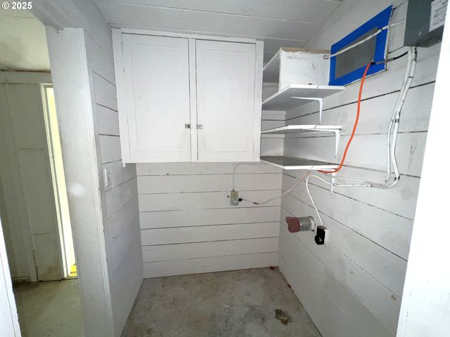 1780 MCPHERSON St, North Bend, OR 97459