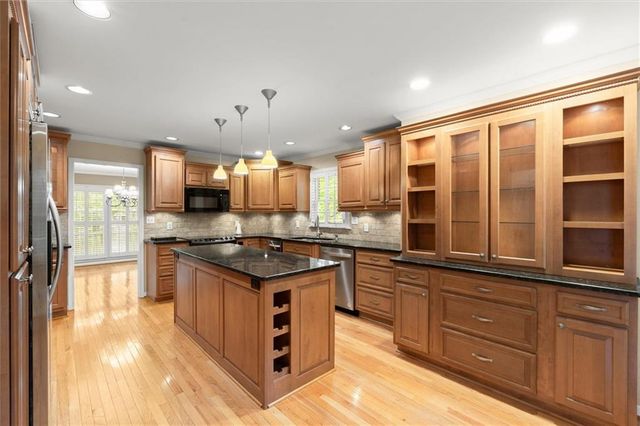 2185 Wenlok Trail NE, Marietta, GA 30066