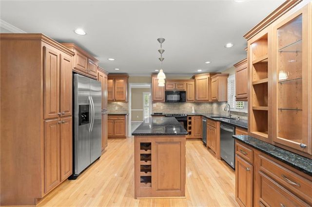2185 Wenlok Trail NE, Marietta, GA 30066