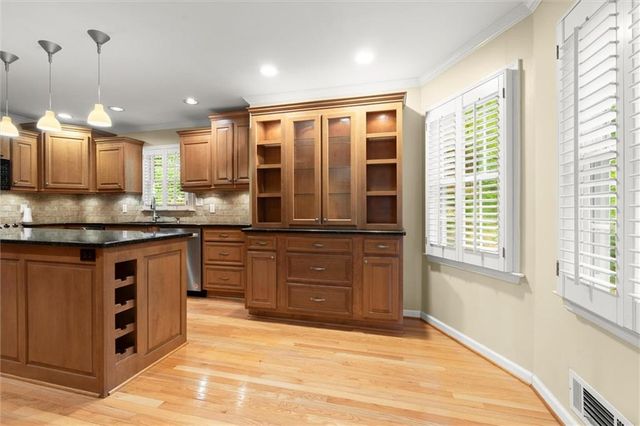 2185 Wenlok Trail NE, Marietta, GA 30066
