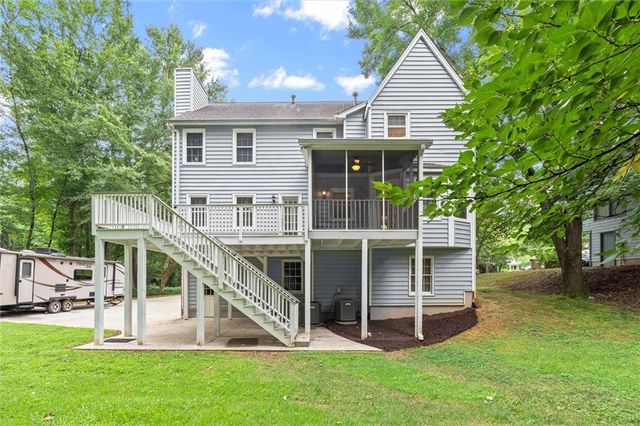 2185 Wenlok Trail NE, Marietta, GA 30066