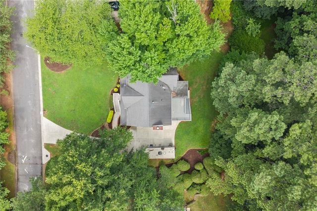 2185 Wenlok Trail NE, Marietta, GA 30066