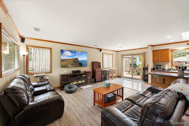 4550 Independence Drive, Independence Charter Township, MI 48346
