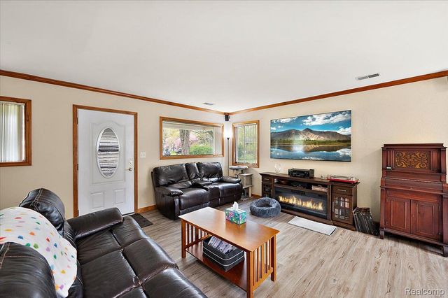 4550 Independence Drive, Independence Charter Township, MI 48346