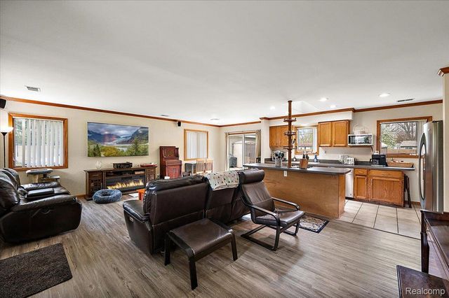 4550 Independence Drive, Independence Charter Township, MI 48346