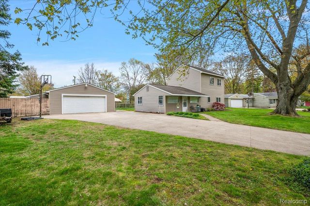 4550 Independence Drive, Independence Charter Township, MI 48346