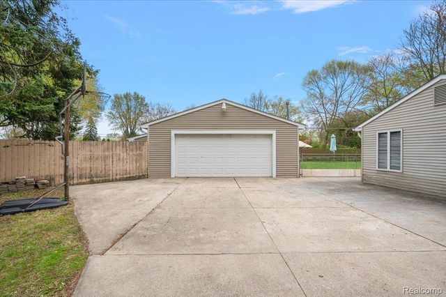4550 Independence Drive, Independence Charter Township, MI 48346