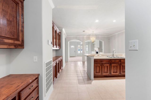 1310 E James Street 18, Baytown, TX 77520