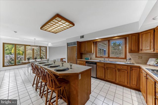 971 DERRING LN, Bryn Mawr, PA 19010